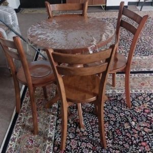 میز غذاخوری ۴ نفره