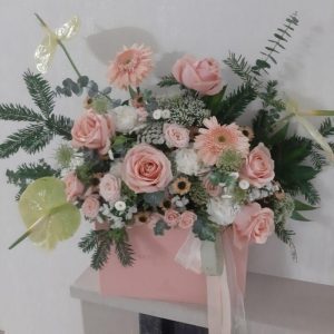 باکس گل مصنوعی زیبا