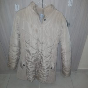 کاپشن. زنونه. کاملا خوب گرم میکنه