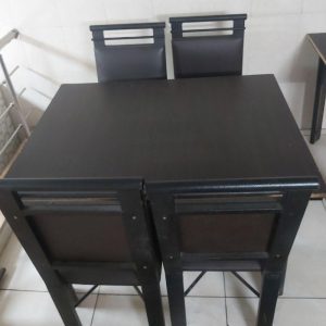 میز ناهارخوری