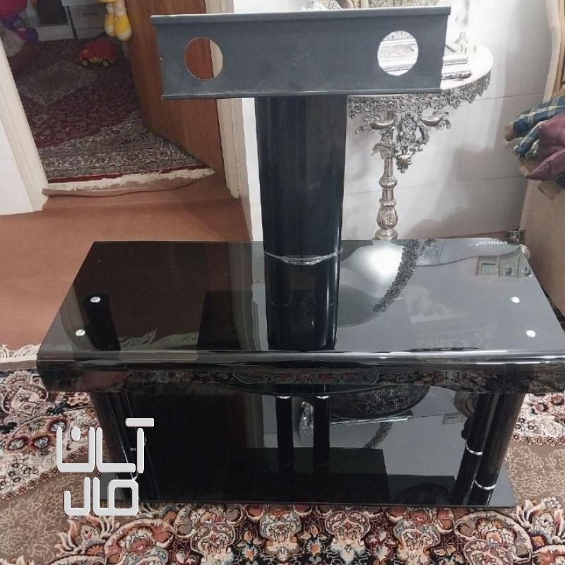 میز تلویزیون شیشه ای