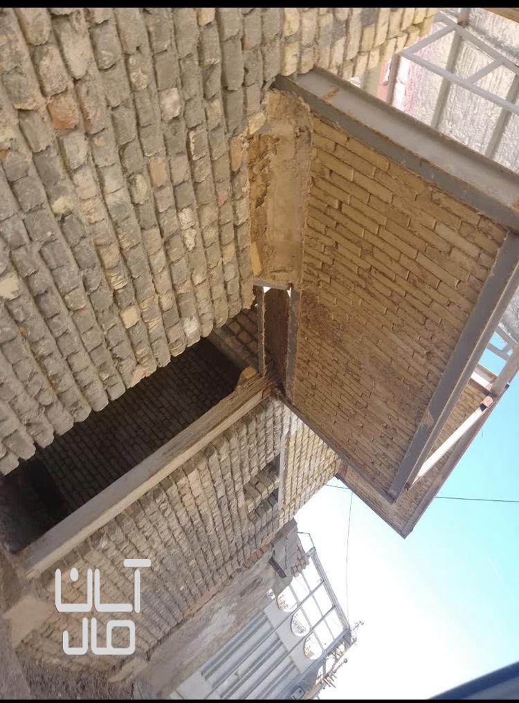 منزل نیمه ساخت