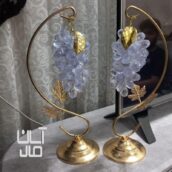 دو عدد انگور