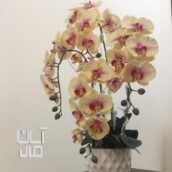 گل مصنوعی باگلدان