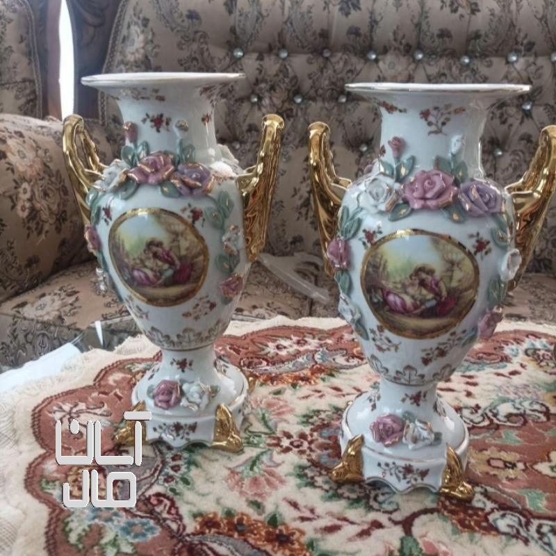 دو عدد گلدان گل برجسته