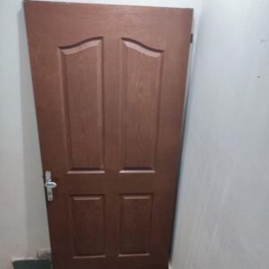 در چوبی ورودی