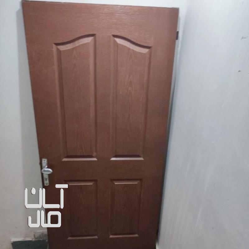 در چوبی ورودی