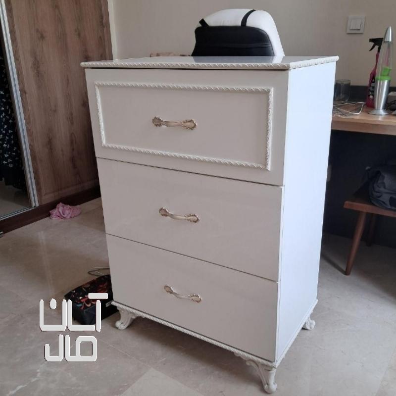 دراور سه کشو هایگلس