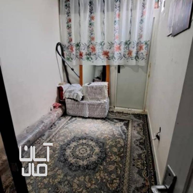 تک واحدی کسی خواست تماس بگیره