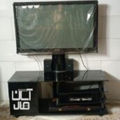 میز تلویزیون بهمراه تلويزيون