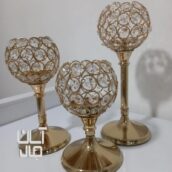 سه عدد شمعدان