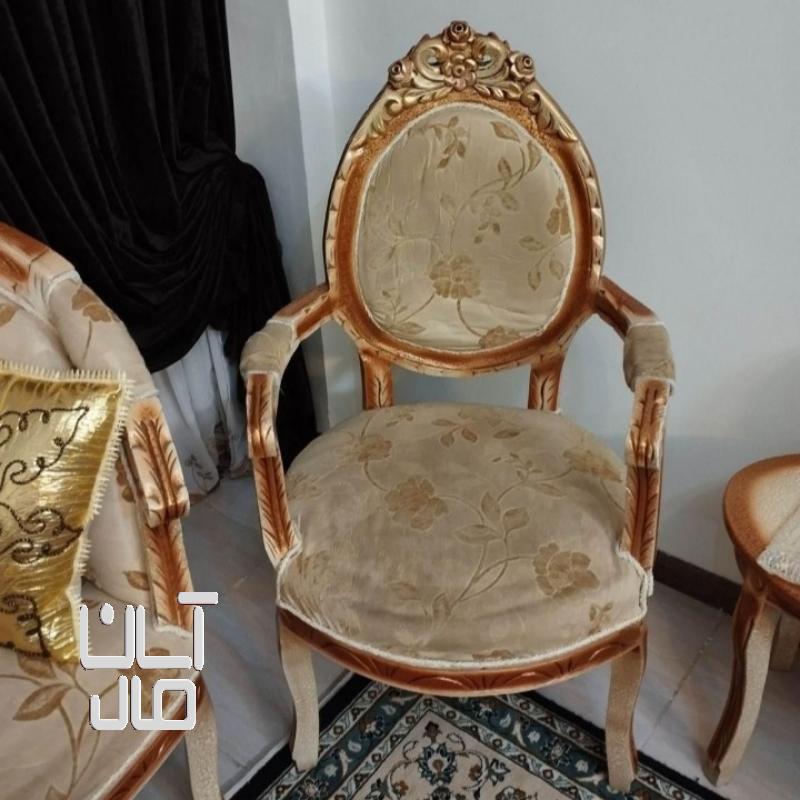 مبل سطنتی