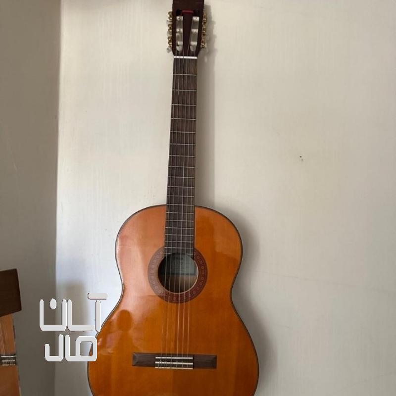 گیتار مدل C70