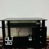 میزتلویزیون شیشه ای