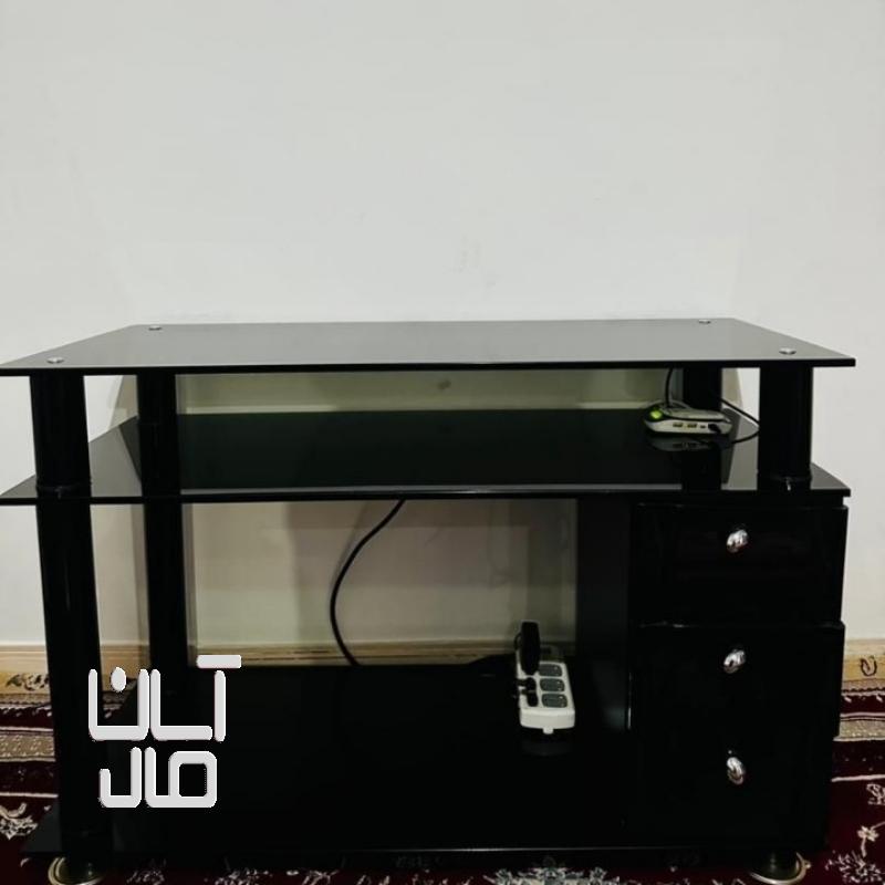 میزتلویزیون شیشه ای