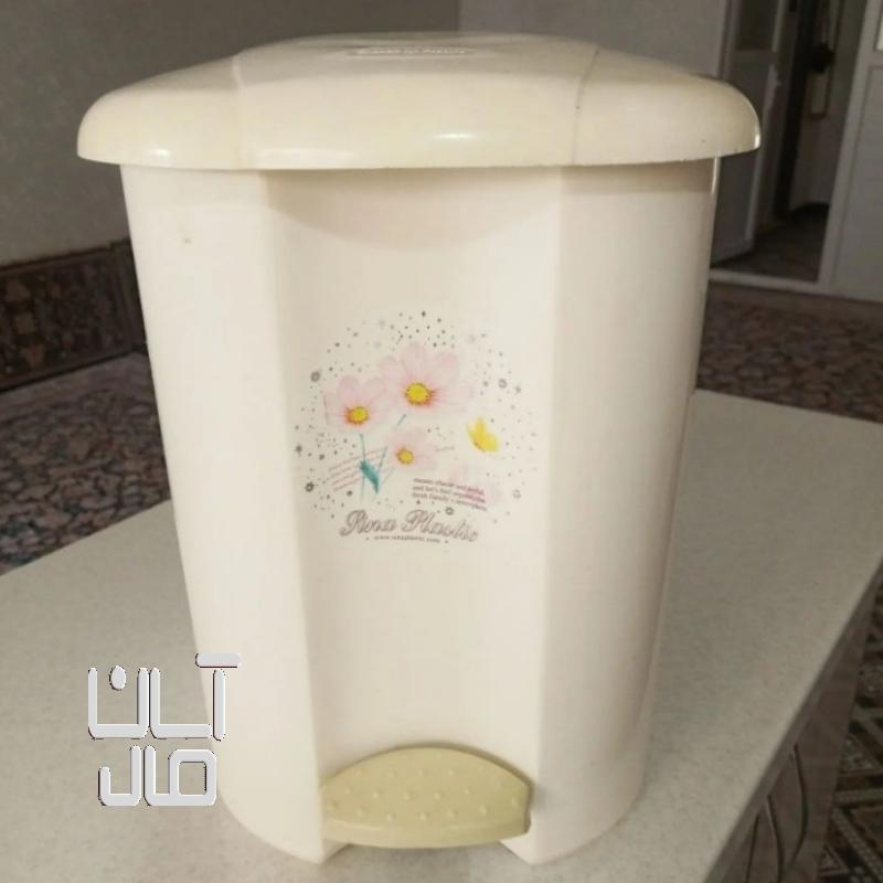 سطل زباله پلاستیکی