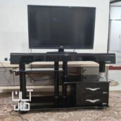میز تلویزیون شيشه ای