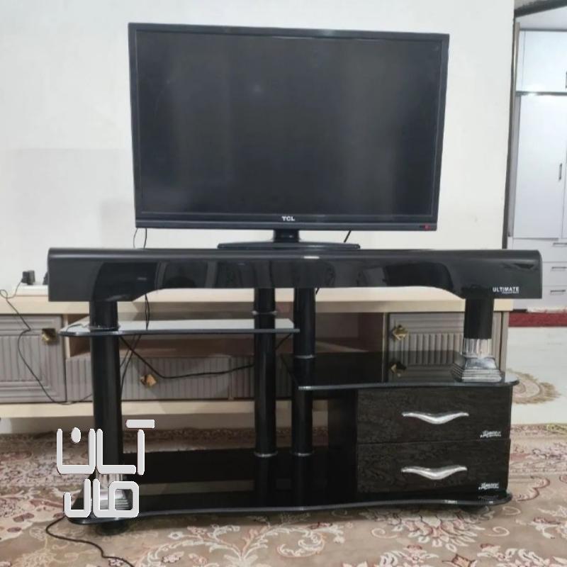میز تلویزیون شیشه ای