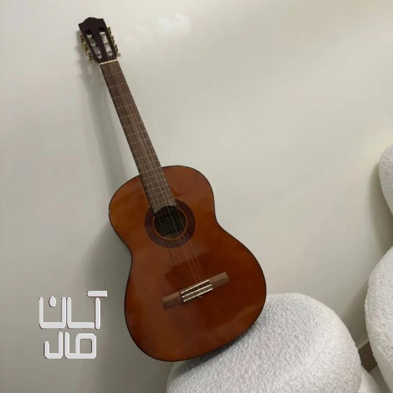 گیتار یاماها