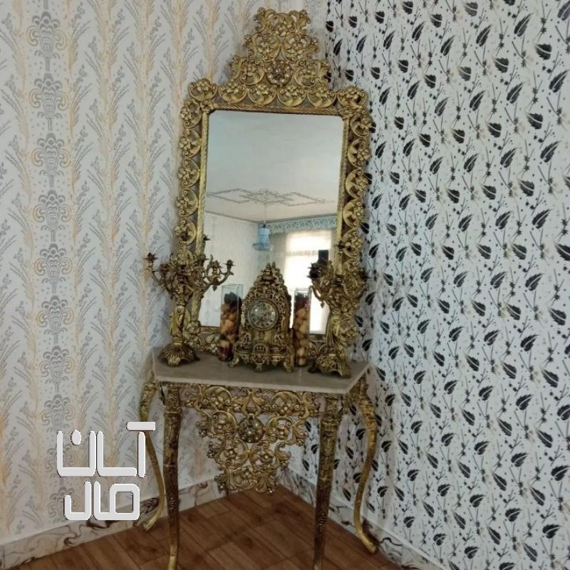 آینه کنسول بهمراه ساعت وشمعدان