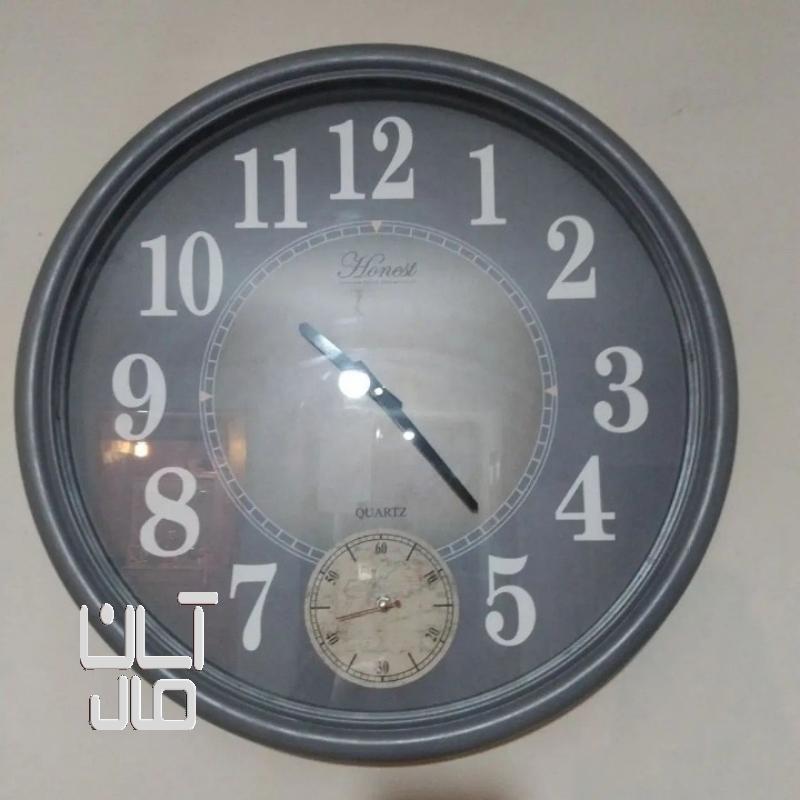ساعت دیواری