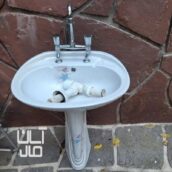 روشویی همراه شیر