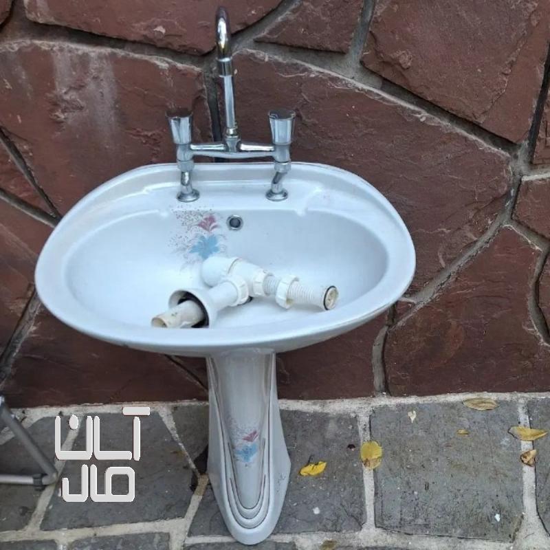 روشویی همراه شیر