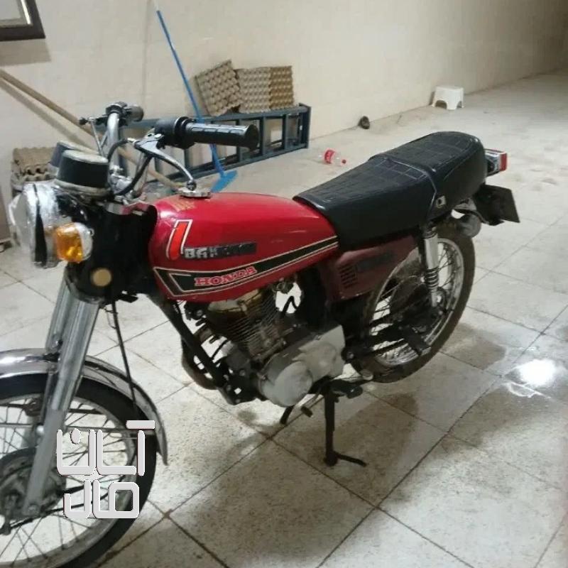 موتور سیکلت تکناز