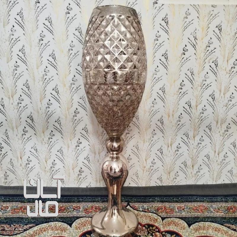 گلدان طلایی