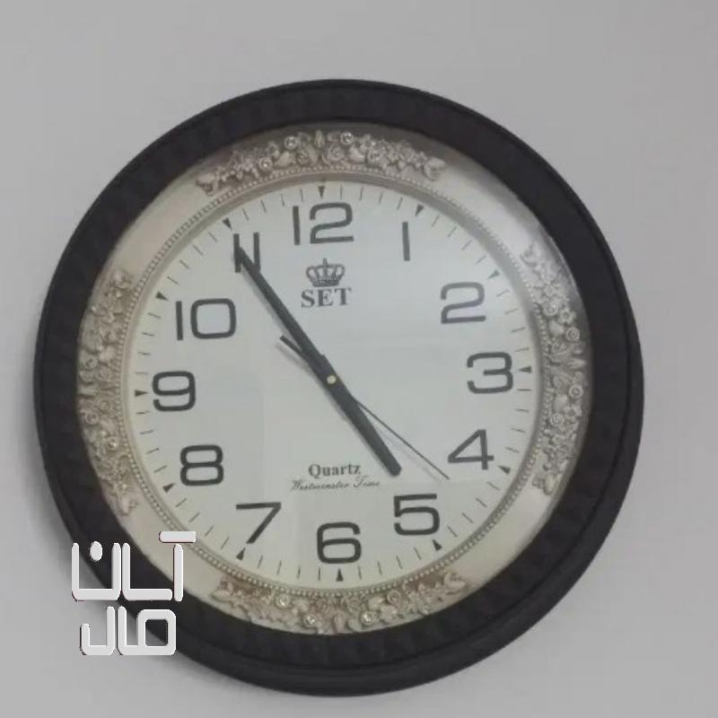 ساعت دیواری