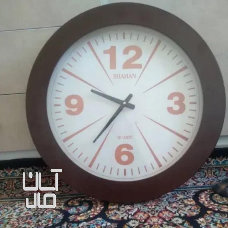 ساعت دیواری