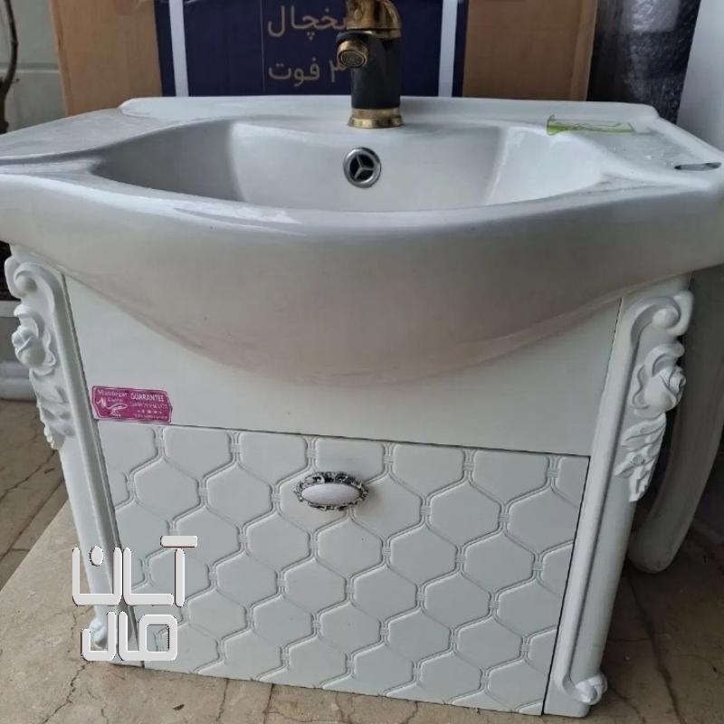 روشویی بهمراه شیر