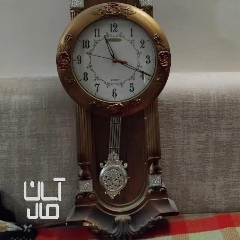 ساعت دیواری