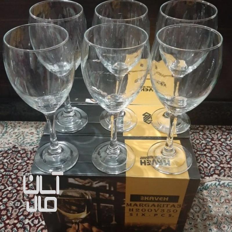 لیوان پایه دار