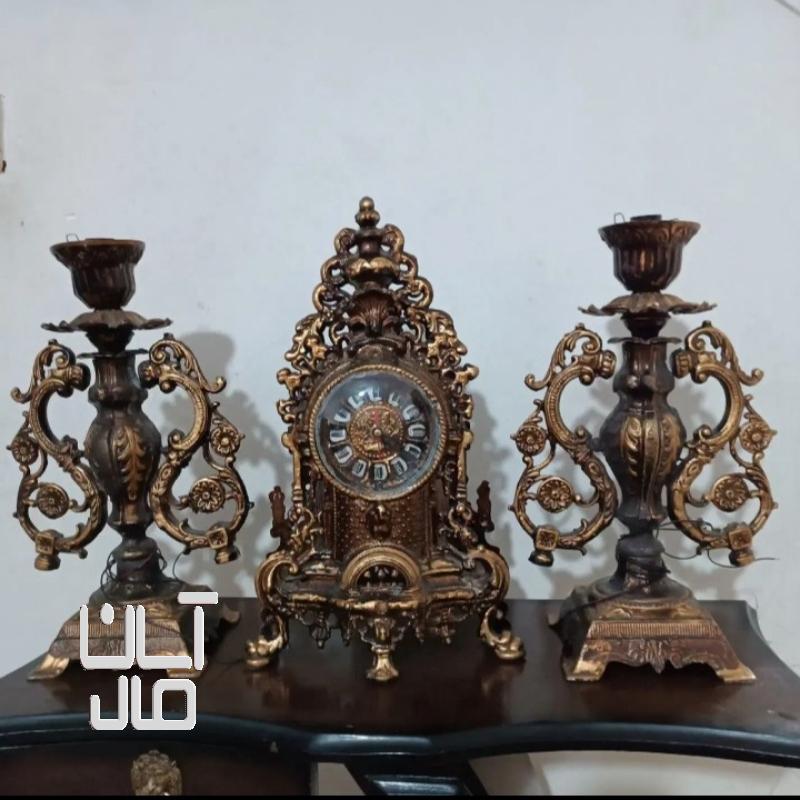 ساعت وشمعدان