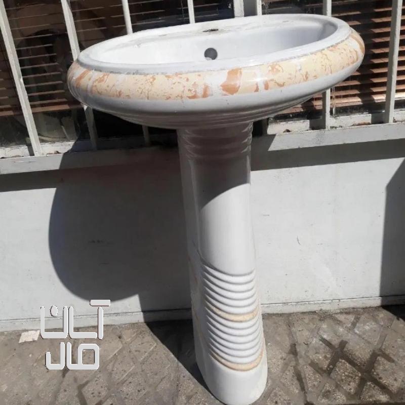 روشویی پایه دار