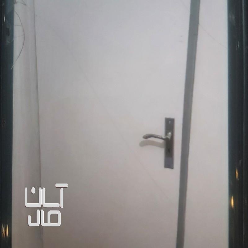 ۲ عدد درب اتاق و دستشویی