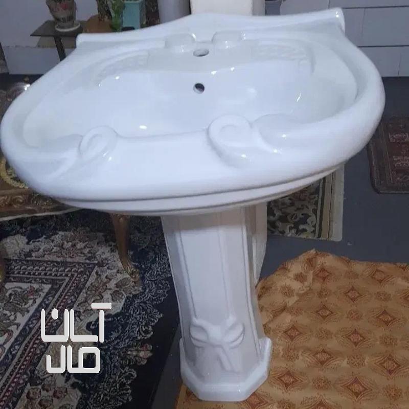 روشویی پایه دار