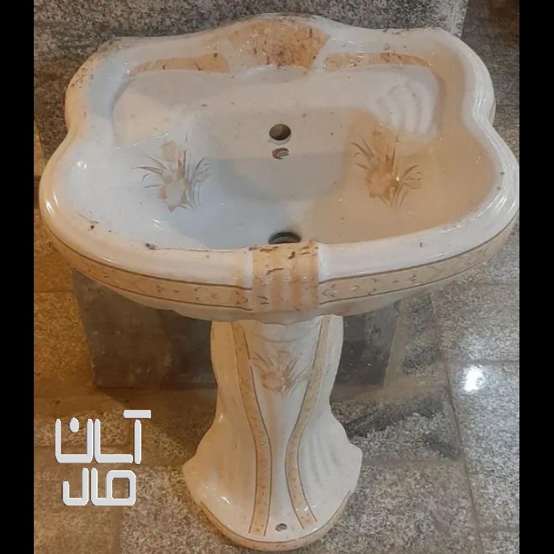 روشویی پایه دار