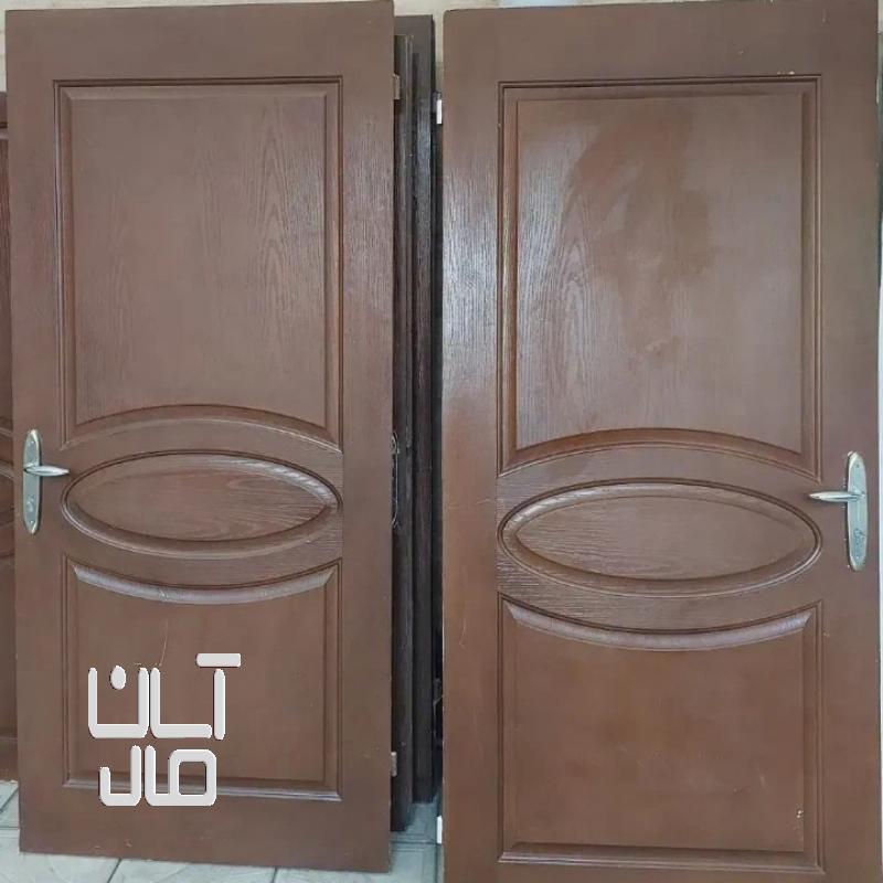 دو عدد درب چوبی