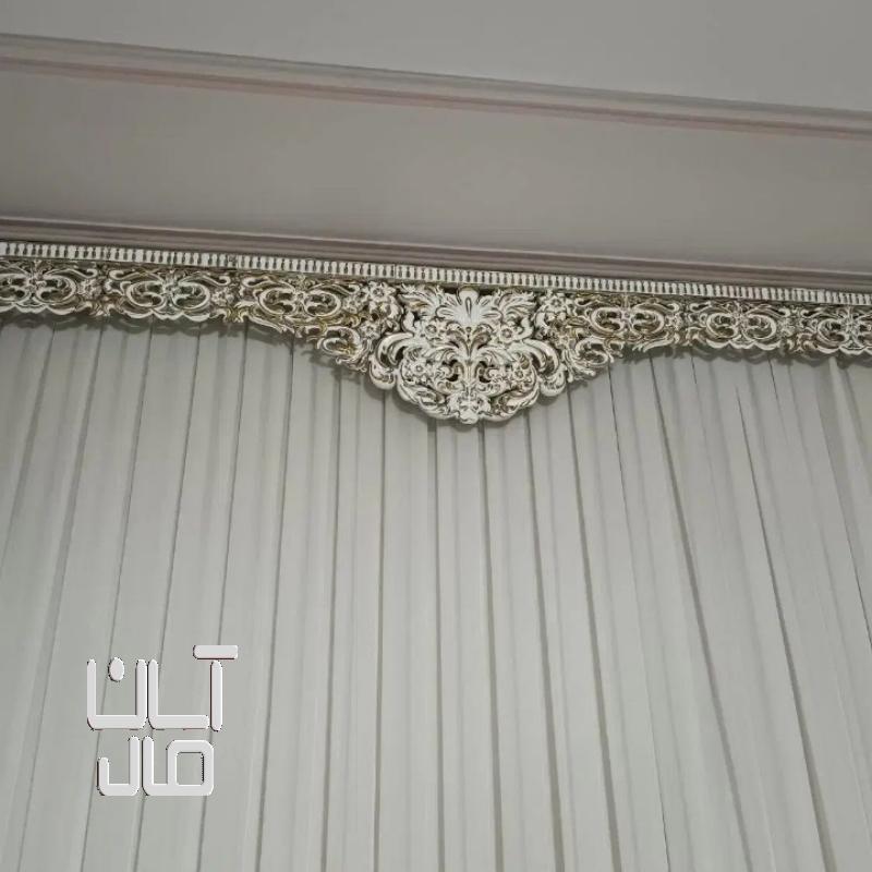 قاب پرده تاجدار