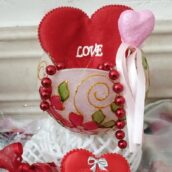 یک عدد جای شمعدانی گل ویترا شیشه ای با جعبه و پایه دار