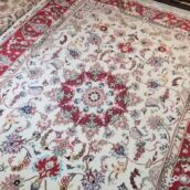 فرش دستبافت حاشیه صورتی کاشمر