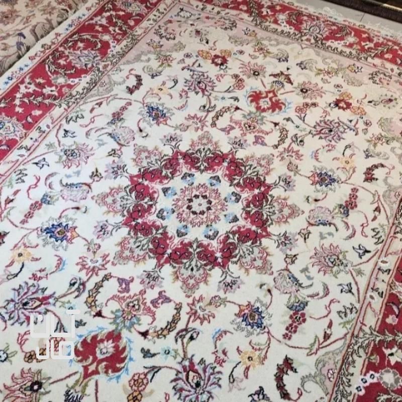 فرش دستبافت حاشیه صورتی کاشمر