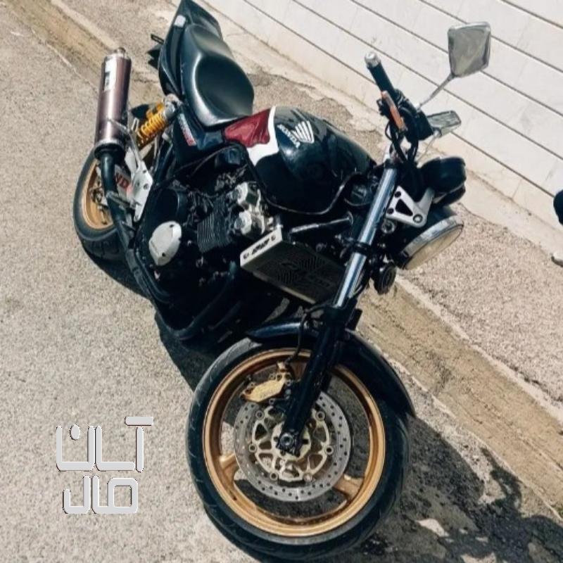 موتور سیکلت سی بی ۴۰۰