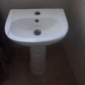 روشویی پایه دار