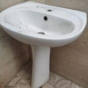 روشویی پایه دار